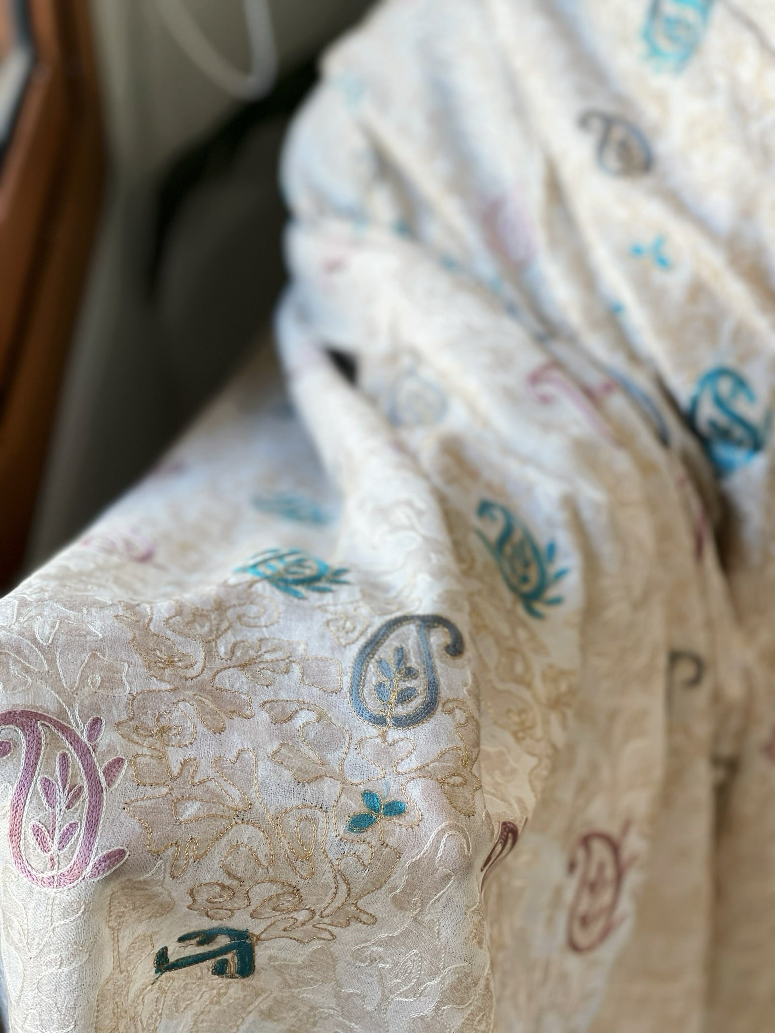 Ivory, Beige Woven Pashmina Kaani Shawl with Thread Embroidery - Masakalee