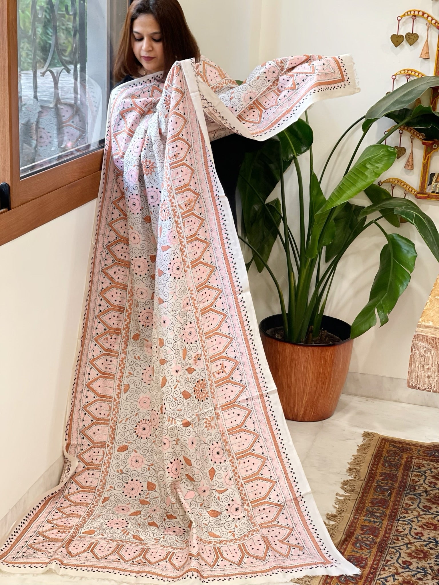 Ivory Handmade Nakshi Kantha Dupatta in Pure Silk - Masakalee