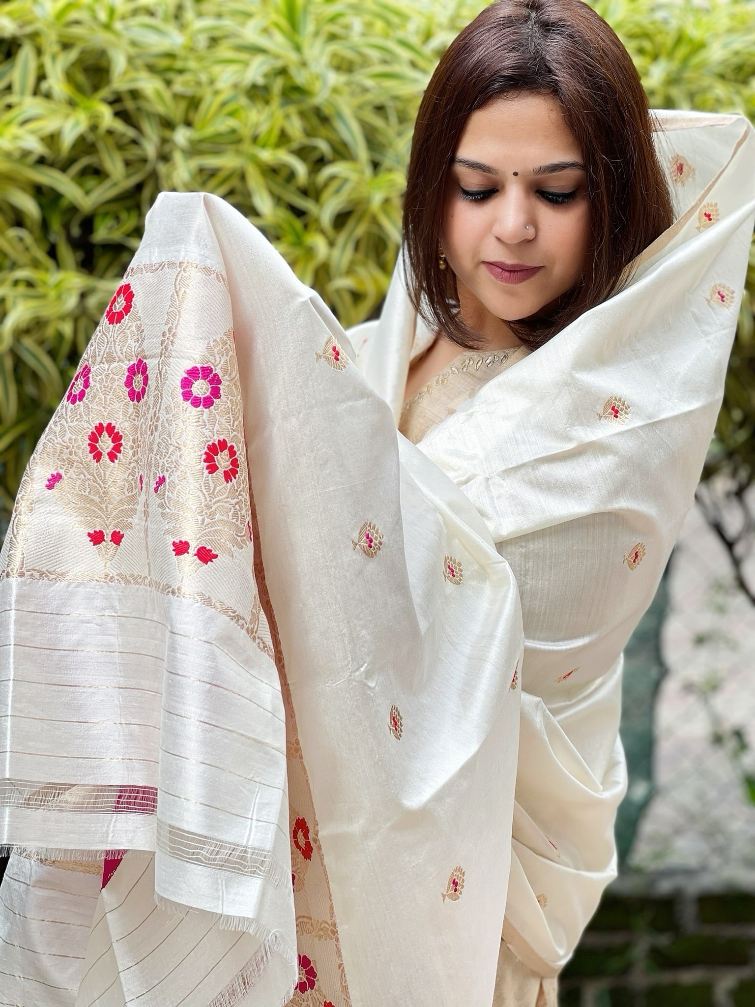 Ivory Handwoven Banarasi Dupatta in Pure Silk - Masakalee