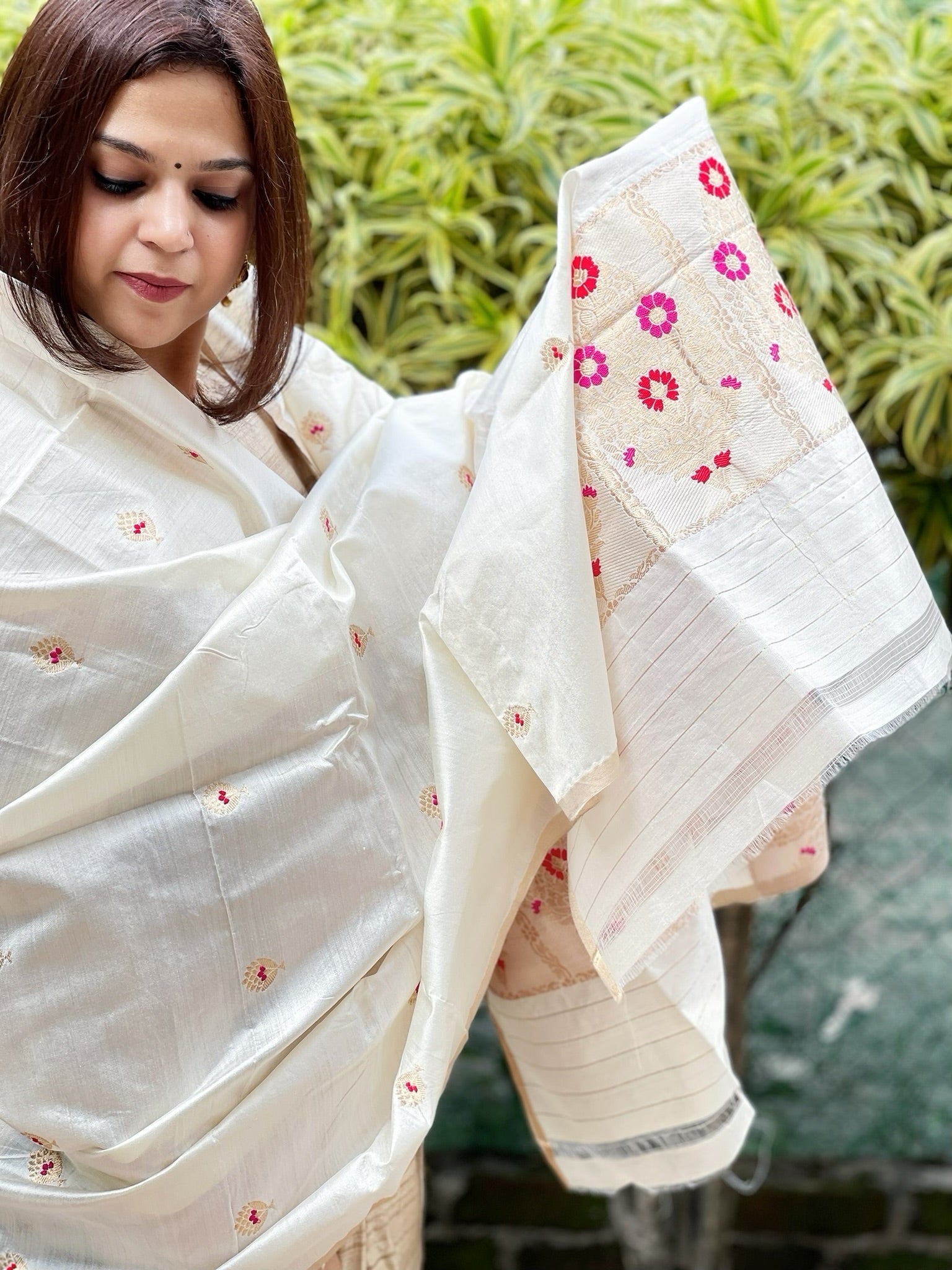 Ivory Handwoven Banarasi Dupatta in Pure Silk - Masakalee