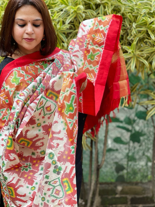 Ivory Handwoven Ikat Dupatta in Pure Silk - Masakalee