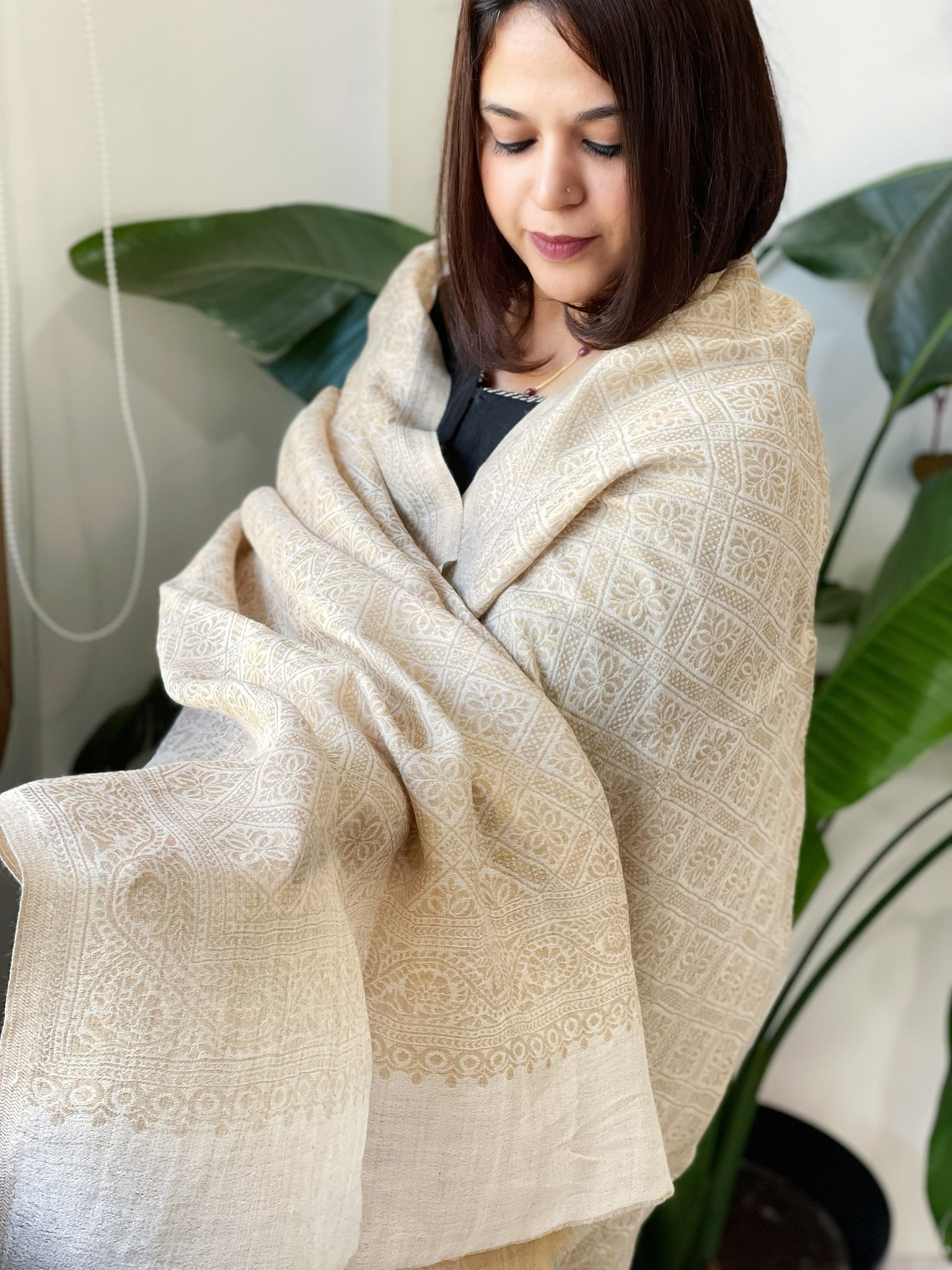 Ivory Pashmina Shawl with Zari - Masakalee