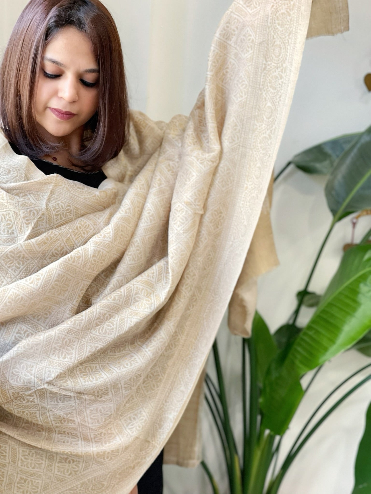 Ivory Pashmina Shawl with Zari - Masakalee