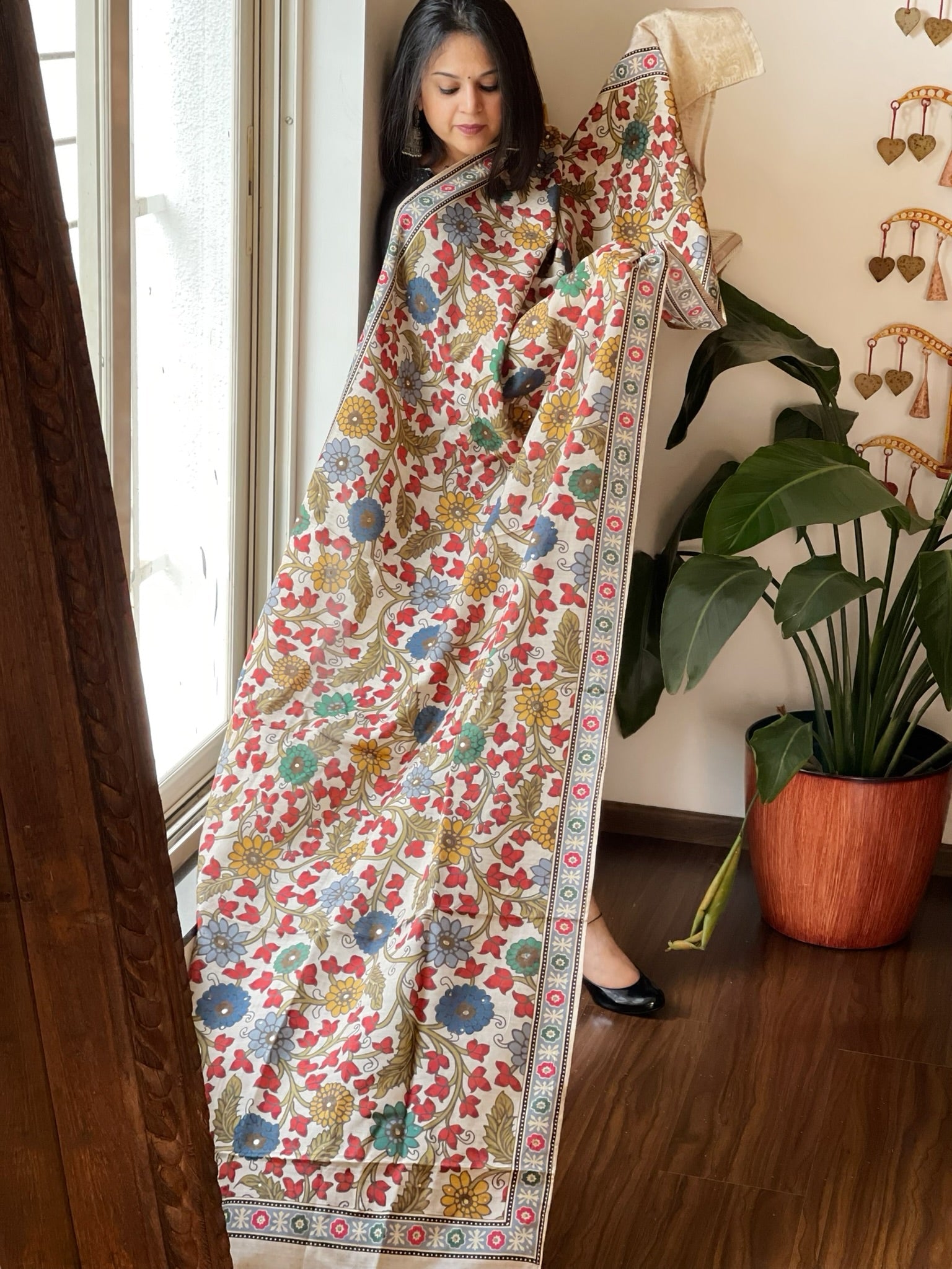 Ivory Printed Kalamkari Dupatta with Sequin Work and Zari Pallu in Dola Silk - Masakalee