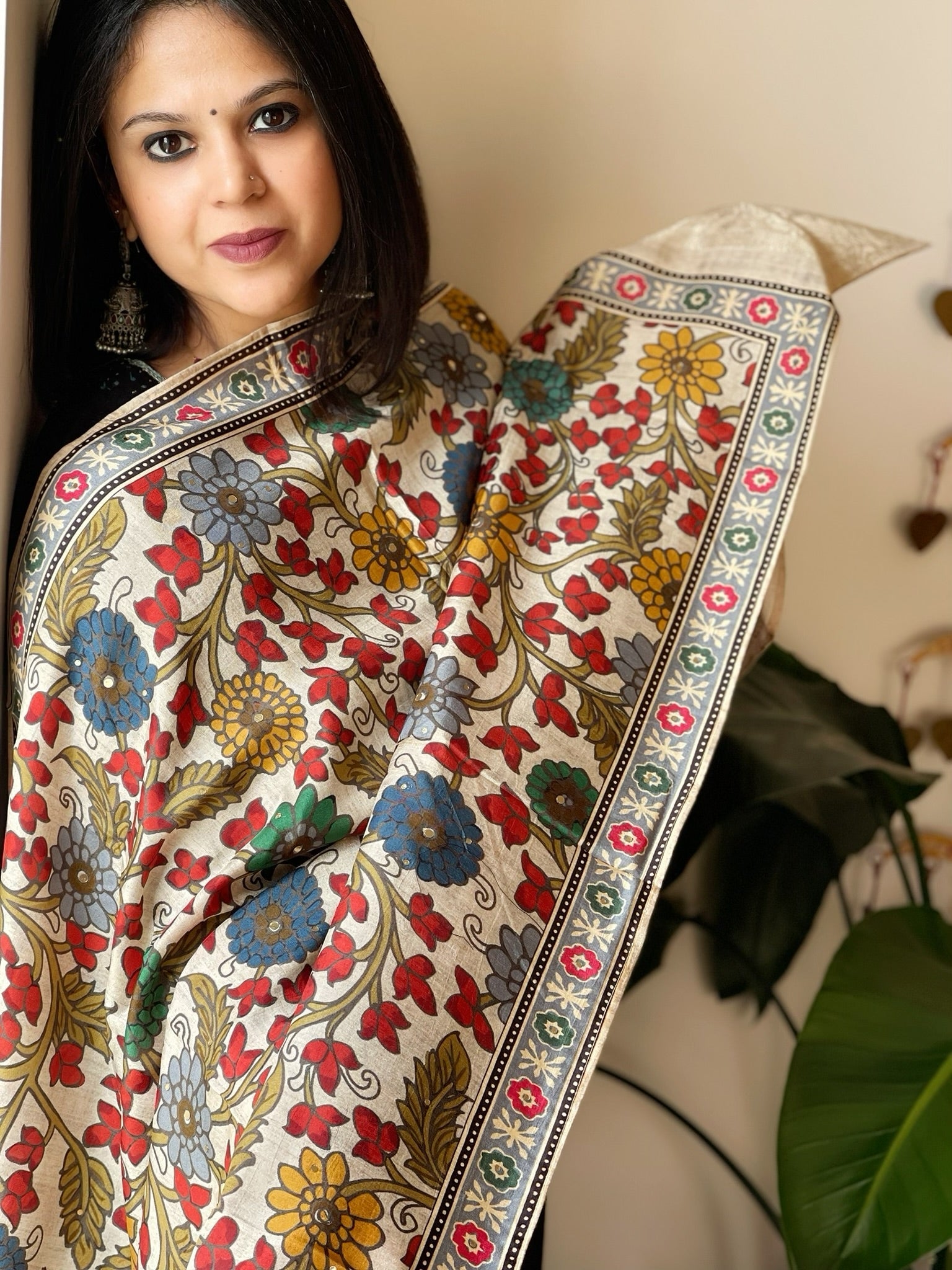 Ivory Printed Kalamkari Dupatta with Sequin Work and Zari Pallu in Dola Silk - Masakalee