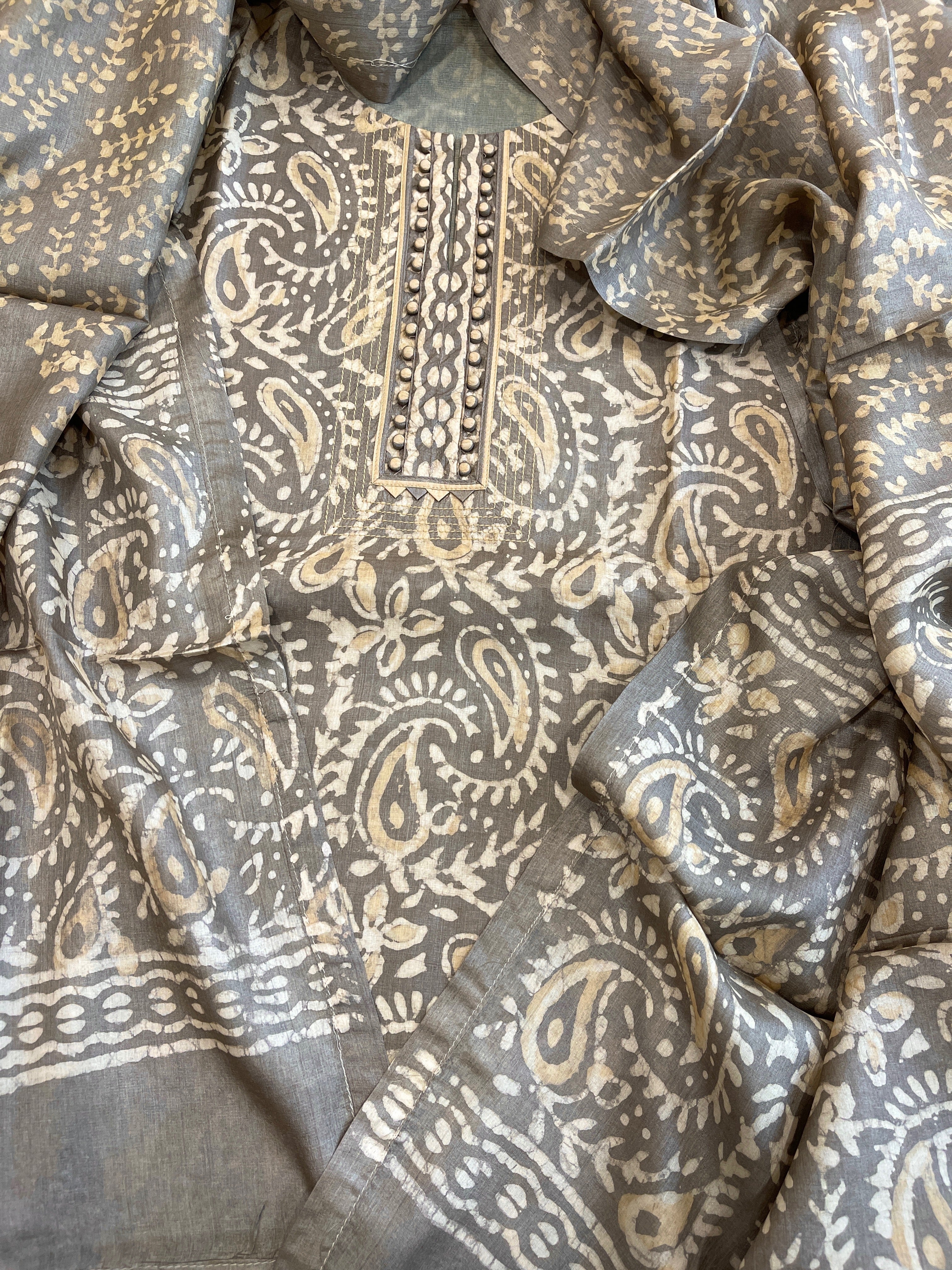 Kashish Dupatta Set (Kurta+Dupatta) with Handblock Print in Pure Tussar Silk - Masakalee