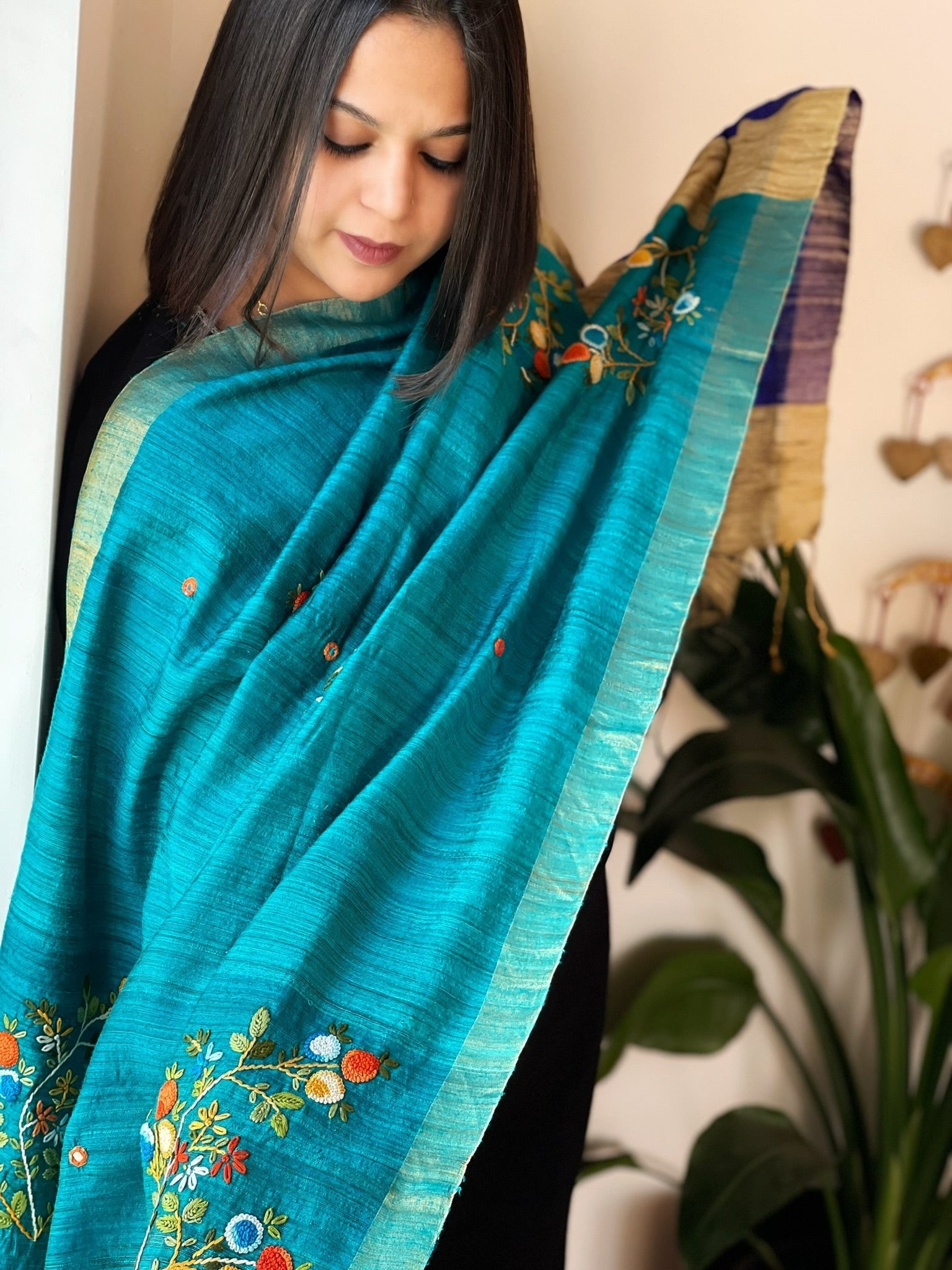 Knot Handwork Dupatta in Matka Silk - Masakalee