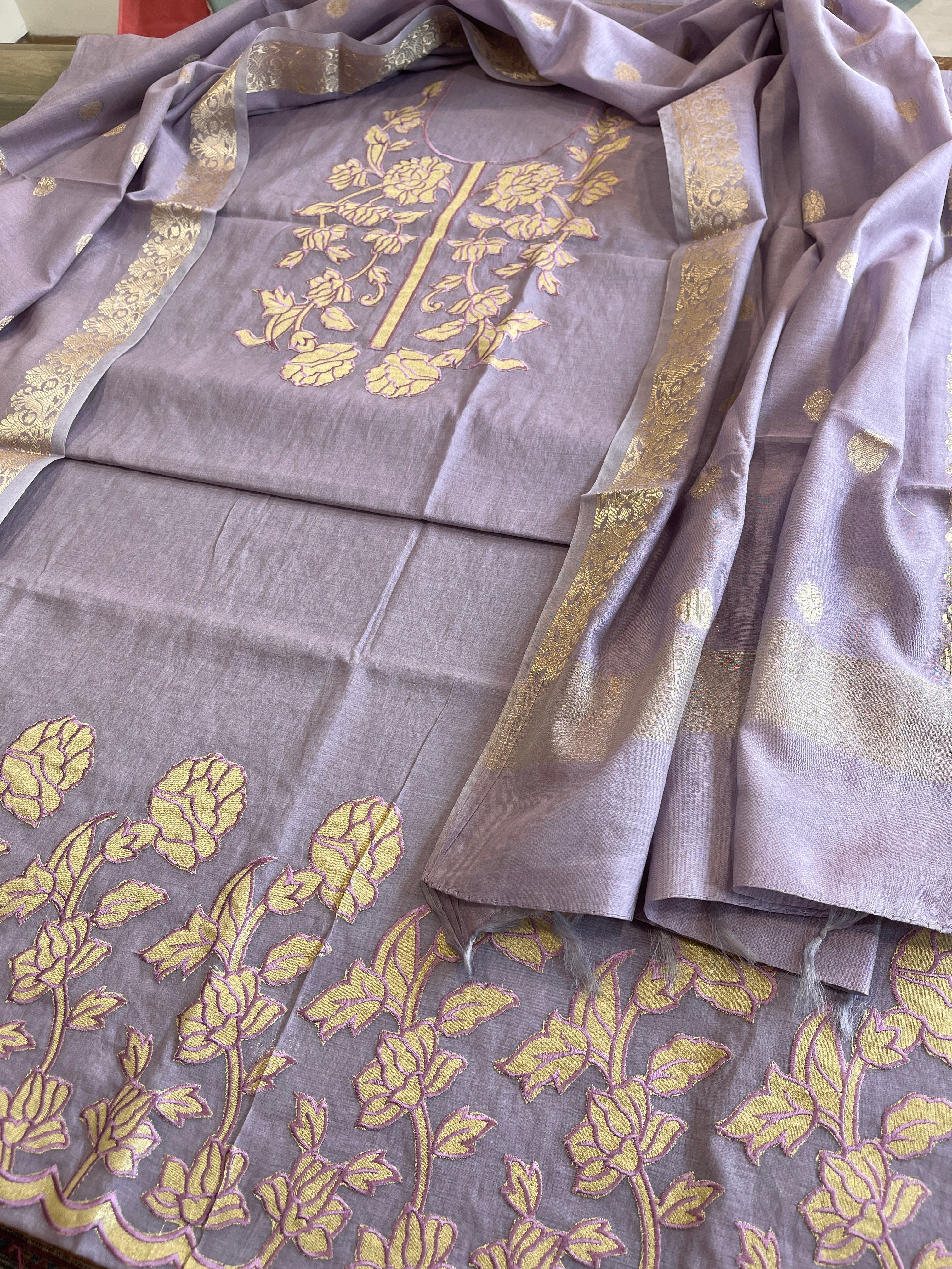 Lavender Applique Suit Set in Mul Chanderi - Masakalee