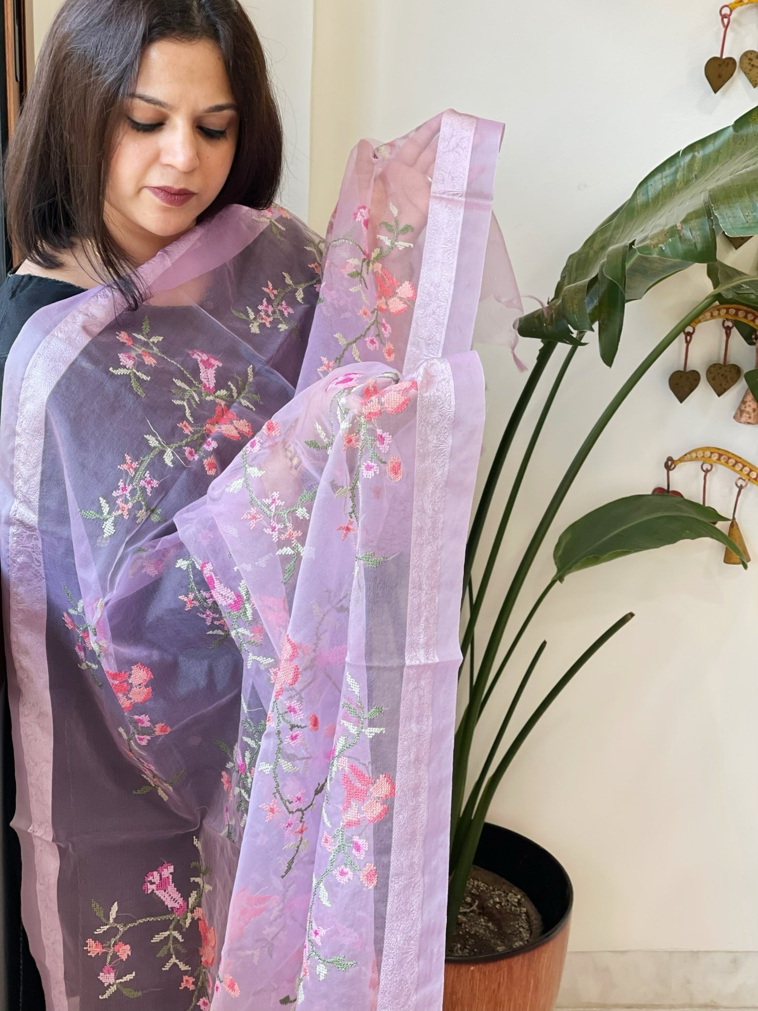 Lavender Organza Dupatta with Thread Embroidery - Masakalee