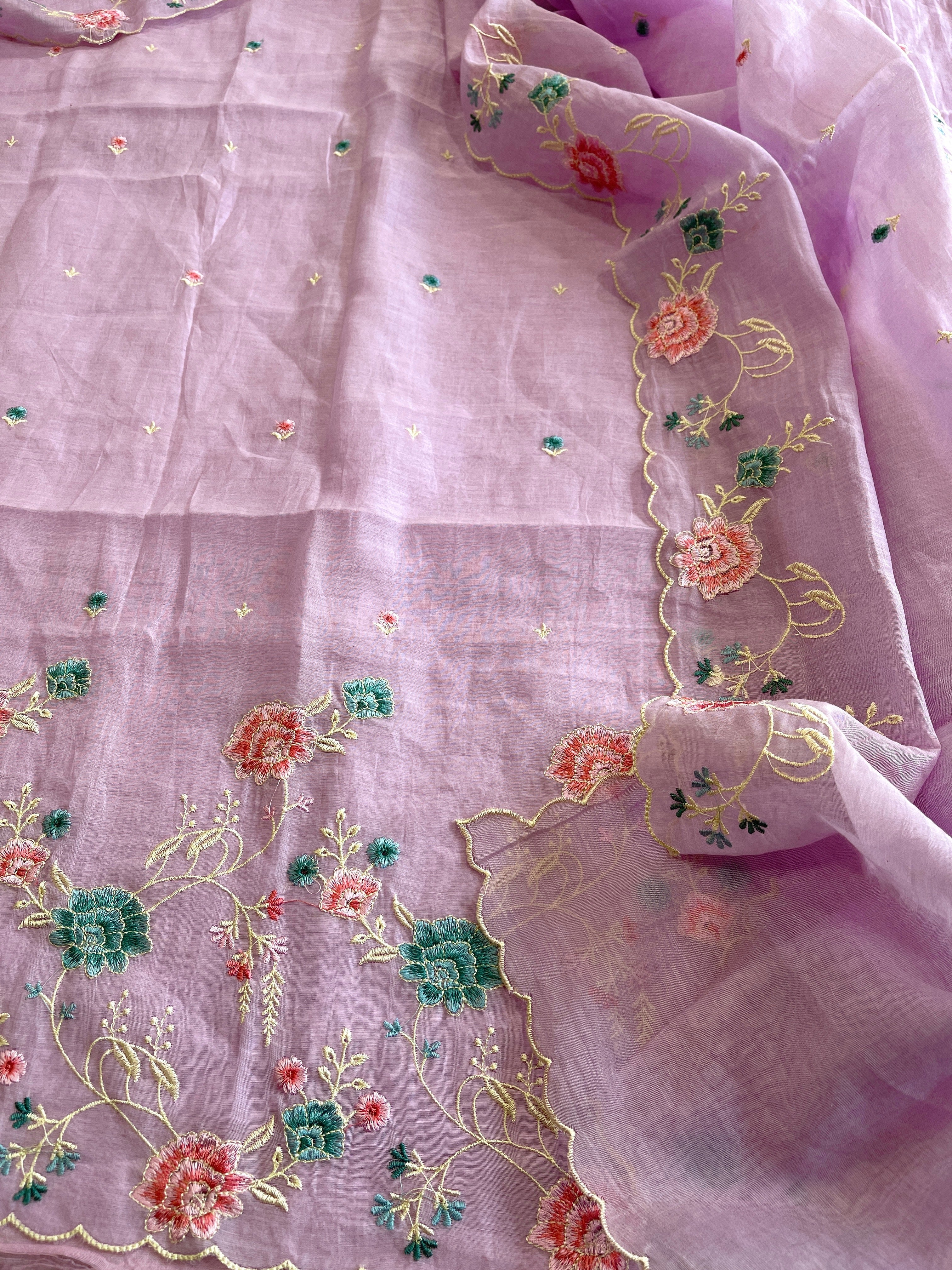 Lavender Suit Set with Thread Embroidery in Mul Chanderi - Masakalee