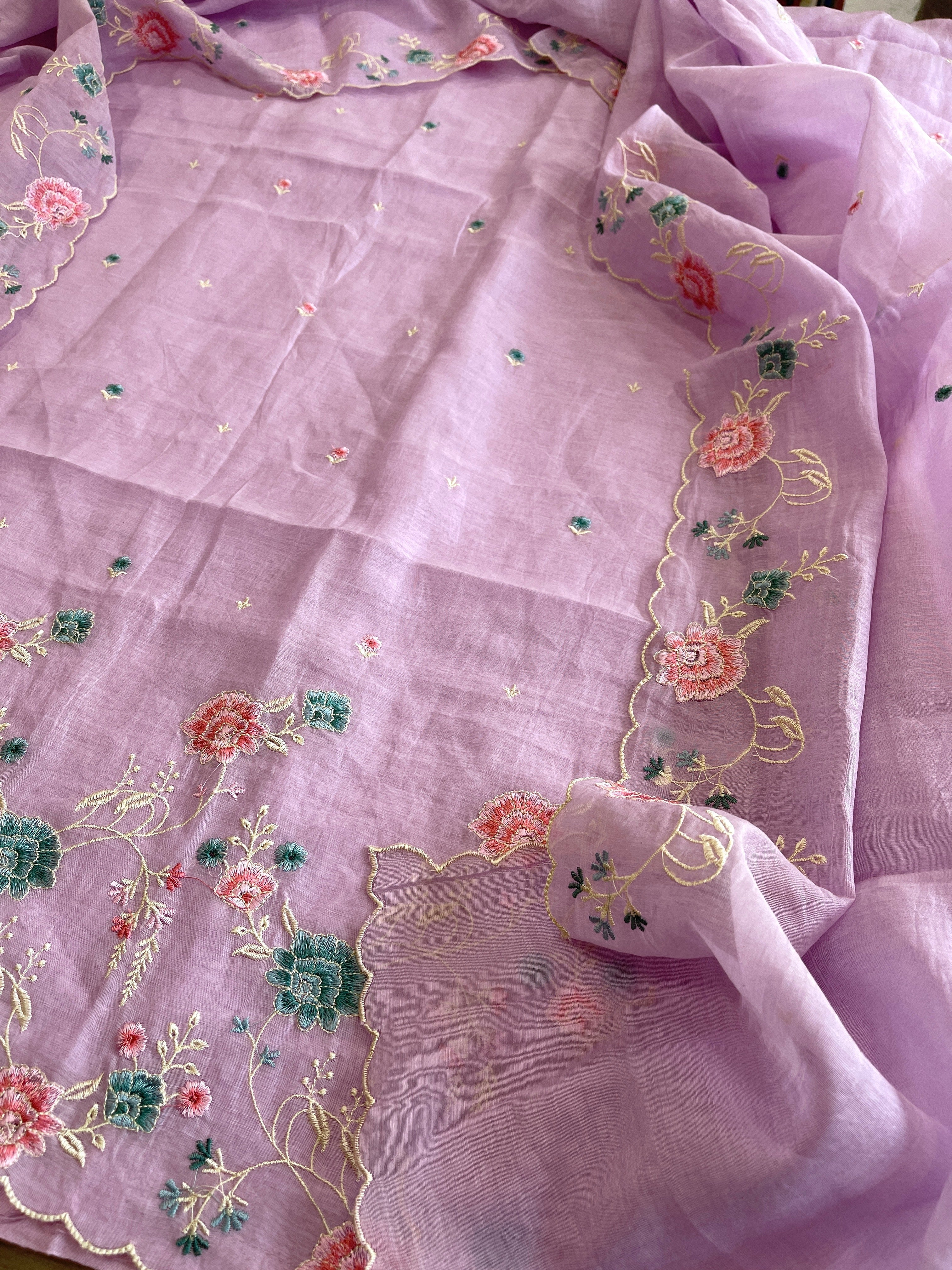 Lavender Suit Set with Thread Embroidery in Mul Chanderi - Masakalee