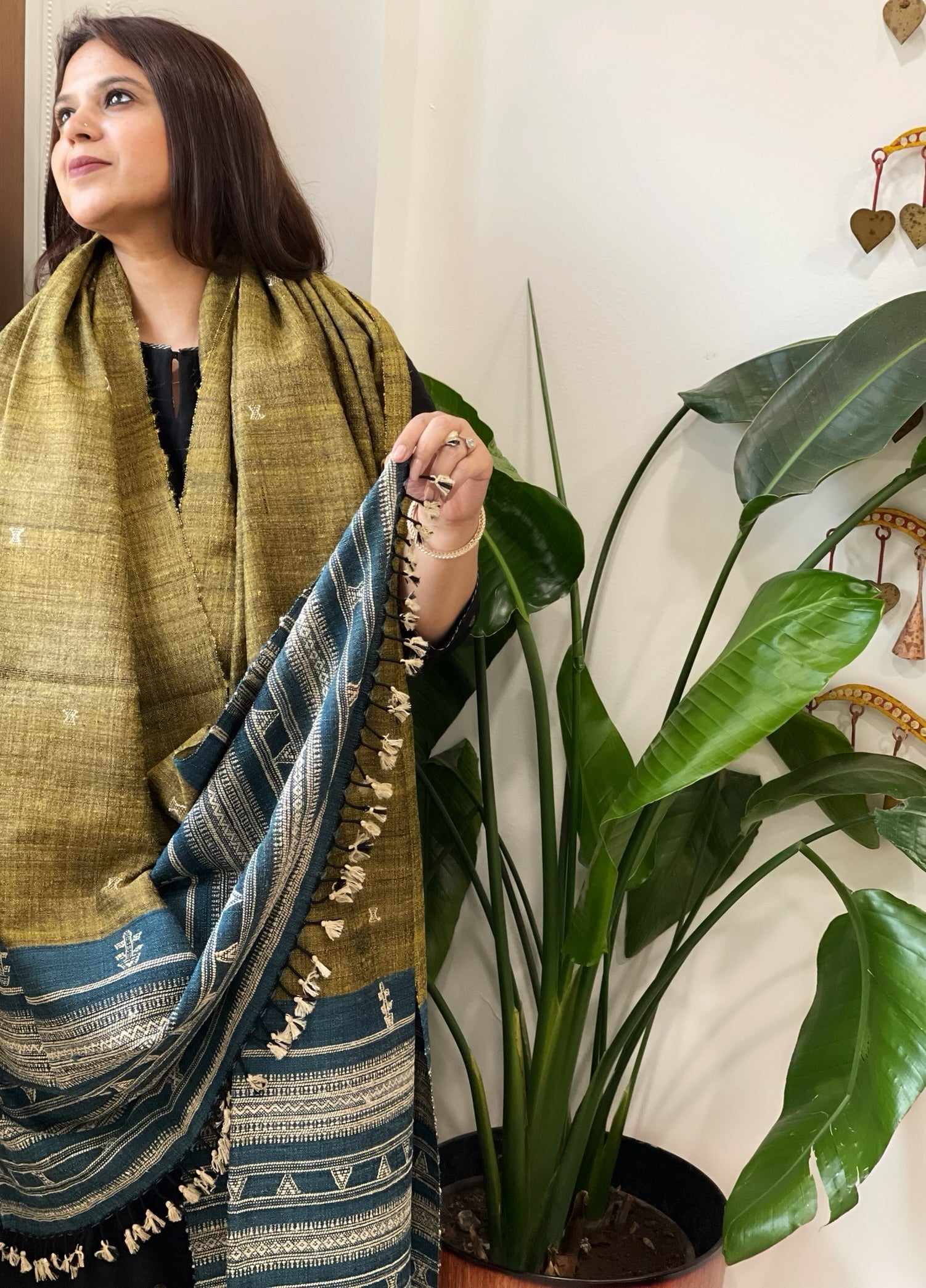 Leaf Green Handwoven Bhujodi Shawl in Pure Tussar and Wool - Masakalee