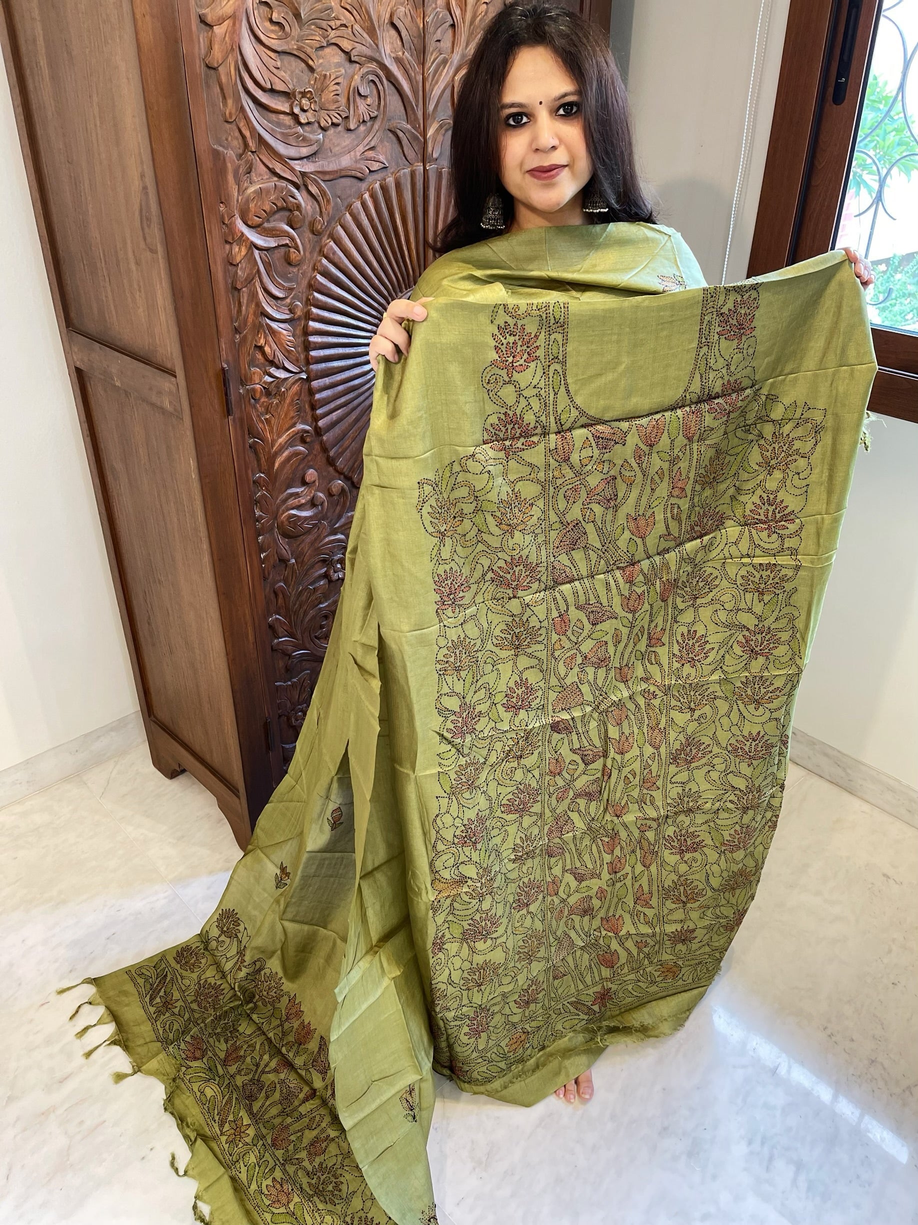 Leaf Green Suit Set with Kantha Handwork in Pure Tussar Silk - Masakalee