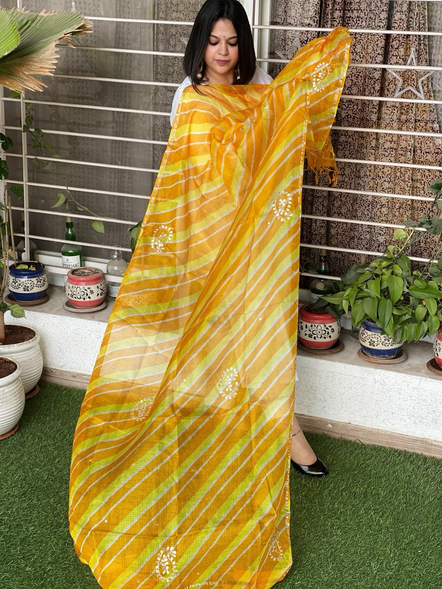 Leheriya Dupatta with Gotapatti Handwork - Masakalee