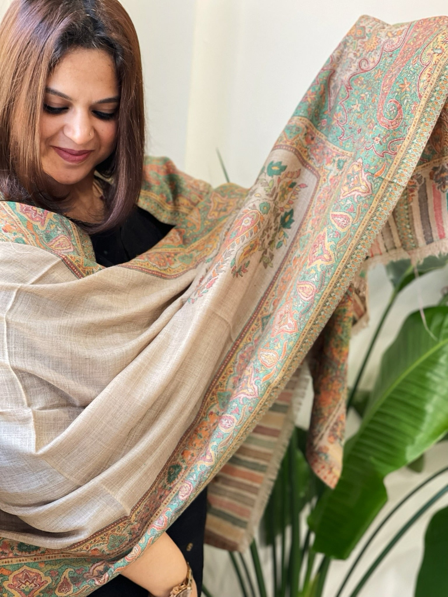 Lite Brown Woven Kaani Jaal Pashmina Stole - Masakalee