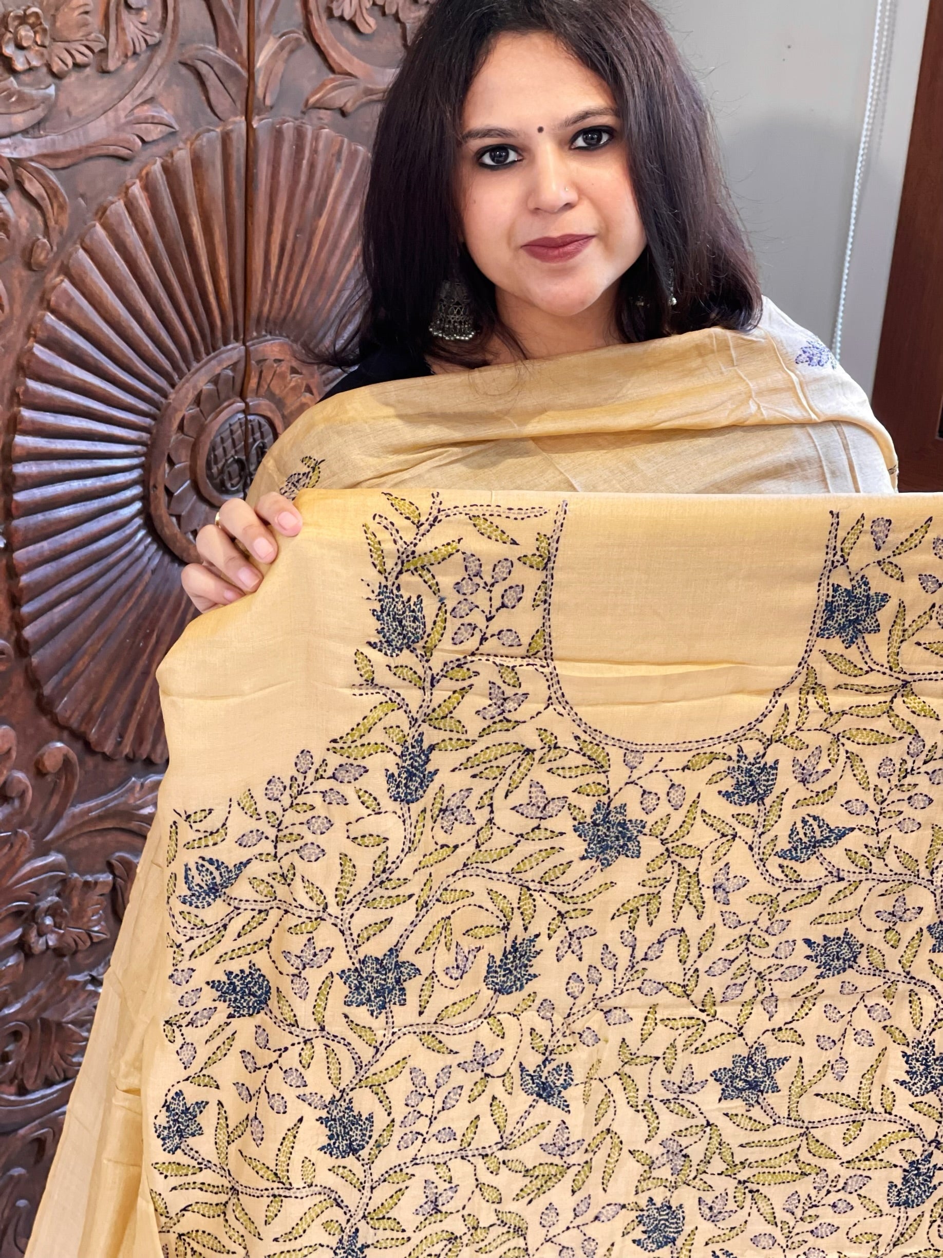 Lite Peach Suit Set with Kantha Handwork in Pure Tussar Silk - Masakalee