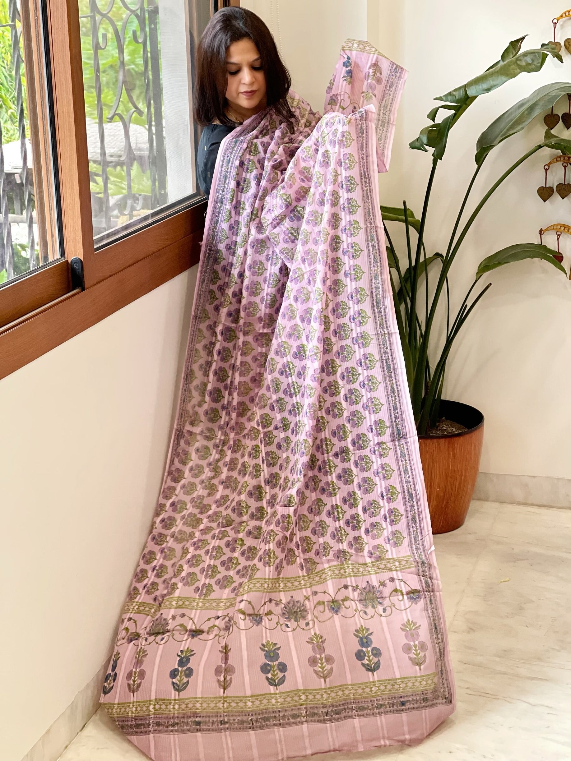 Lite Purple Mul Cotton Handblock Printed Dupatta - Masakalee