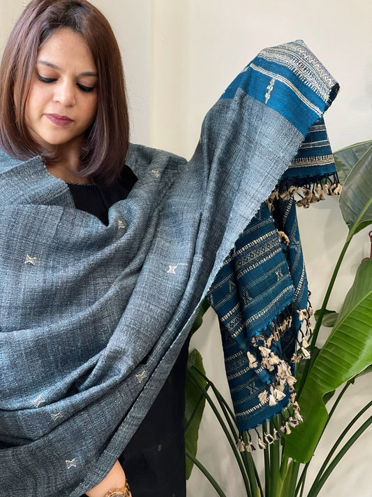 Lite Teal Handwoven Bhujodi Shawl in Pure Tussar and Wool - Masakalee