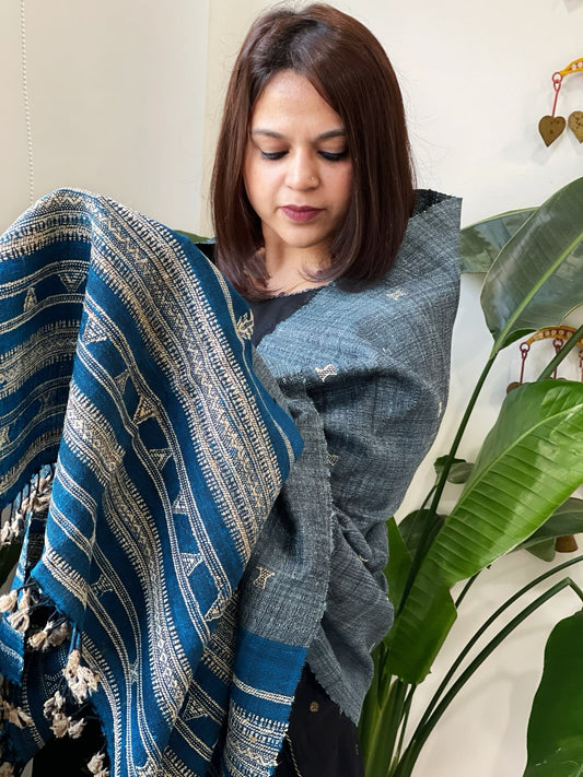 Lite Teal Handwoven Bhujodi Shawl in Pure Tussar and Wool - Masakalee