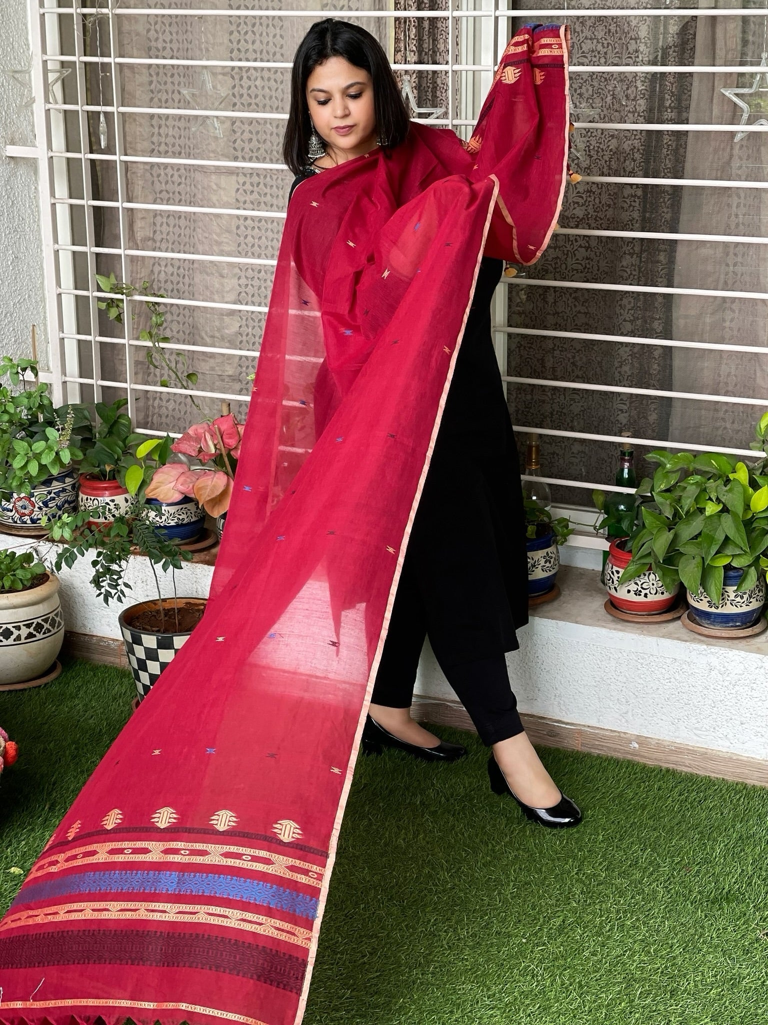 Maroon Handwoven Bhujodi Dupatta in Chanderi Cotton - Masakalee