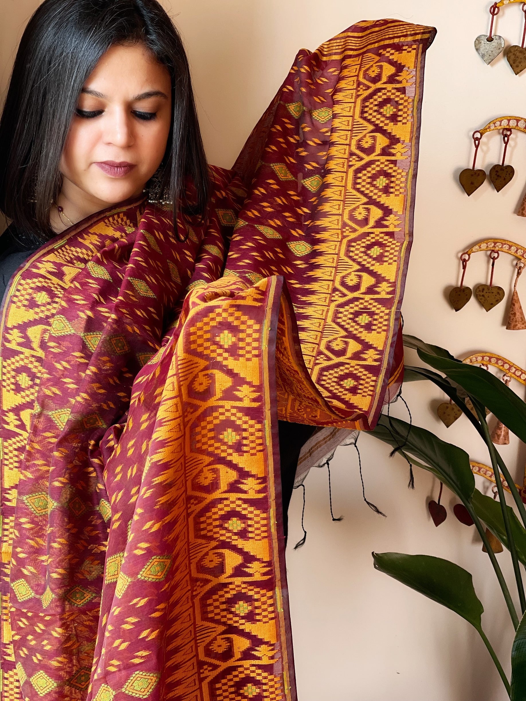 Maroon Handwoven Jamdani Dupatta in Pure Muslin - Chanderi - Masakalee