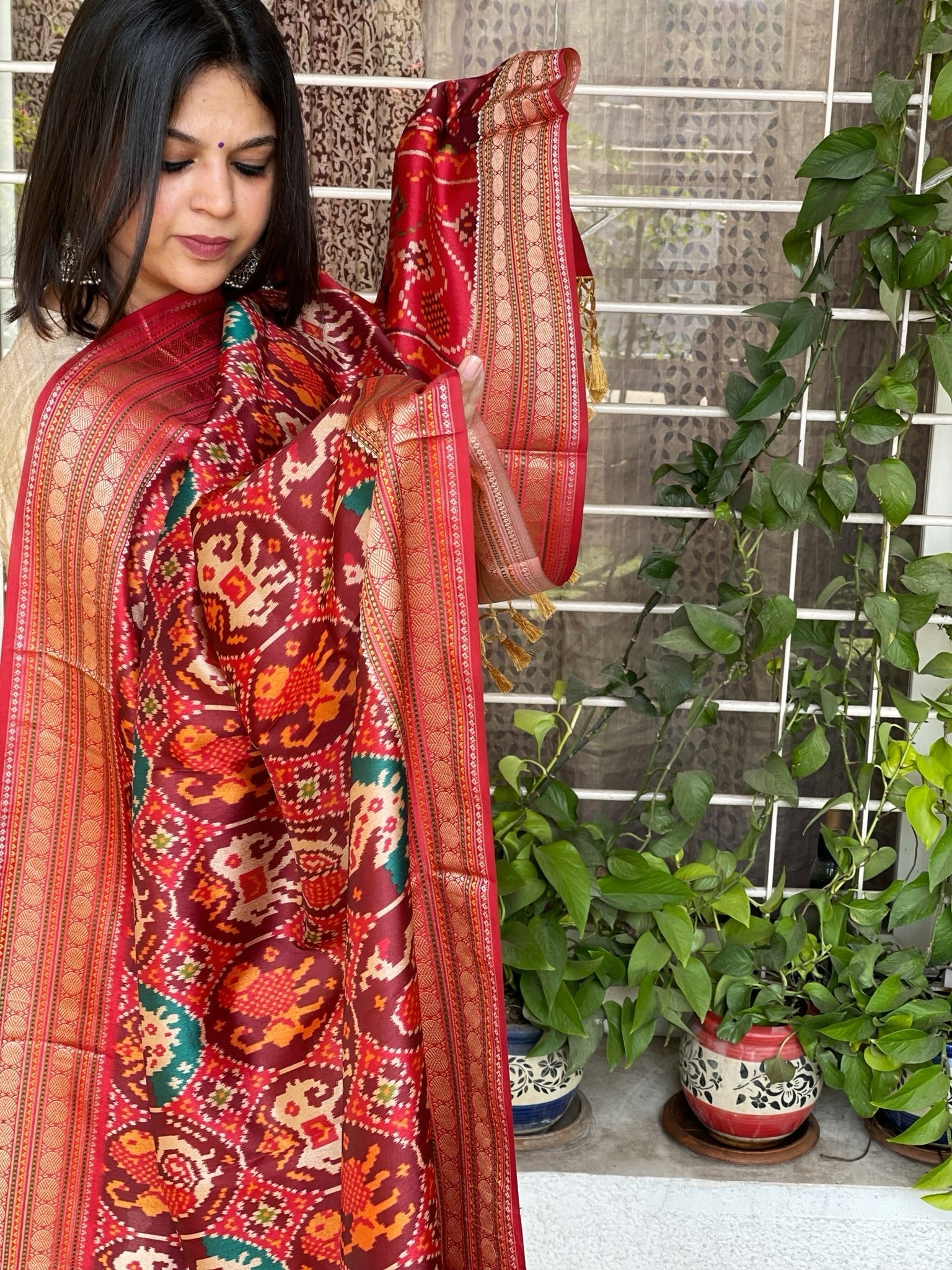 Maroon Printed Patola Dupatta in Fine Art Silk - Masakalee