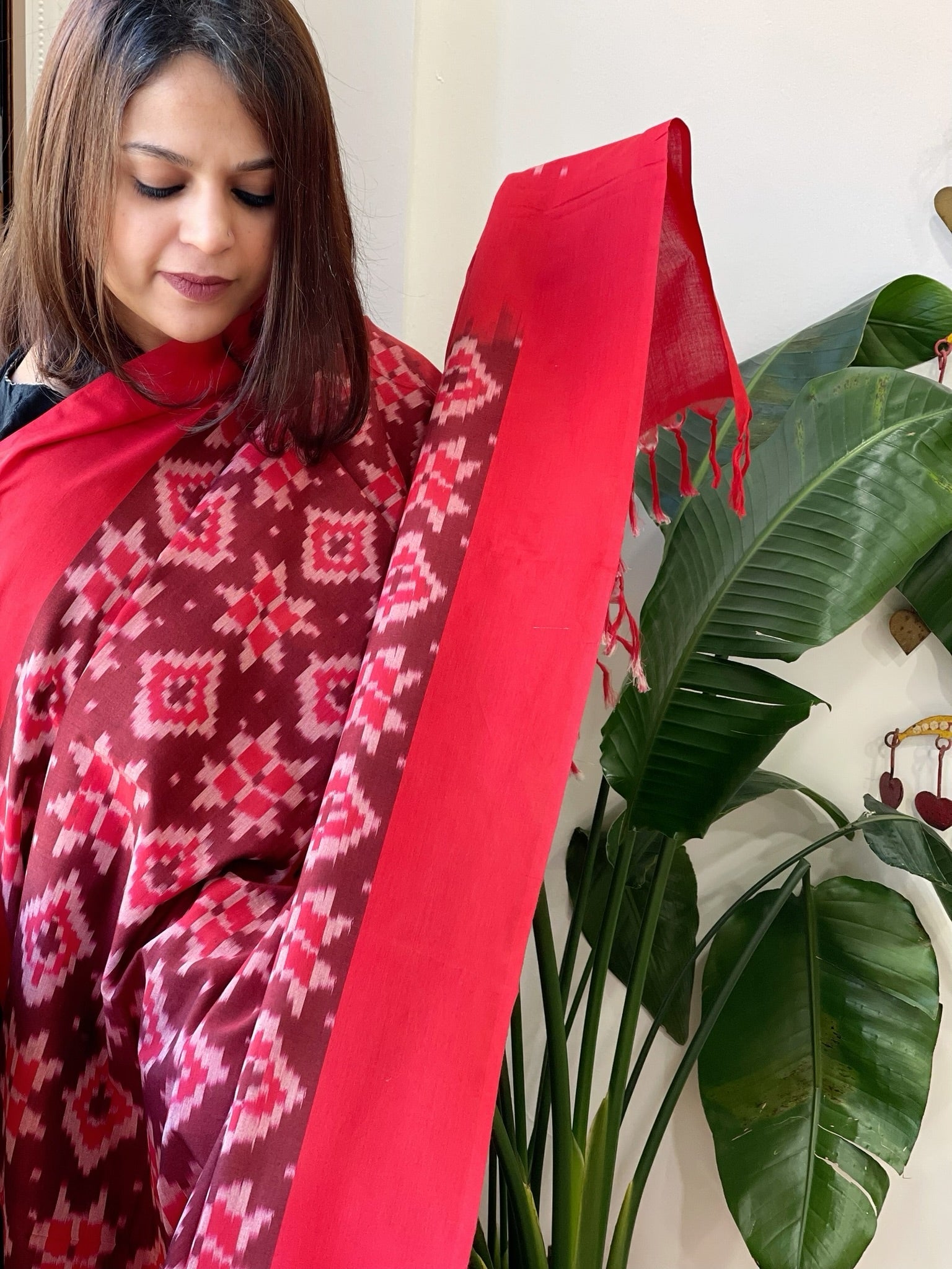 Maroon, Red Handwoven Ikat Dupatta in Cotton - Masakalee