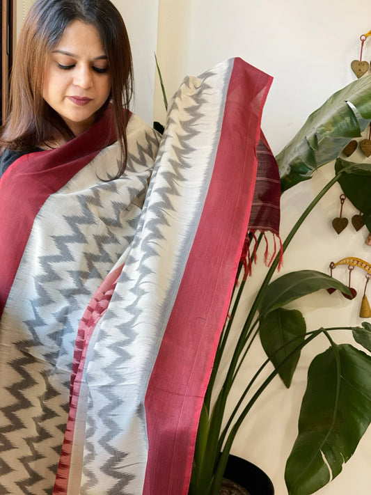Maroon, White Handwoven Ikat Dupatta in Cotton - Masakalee