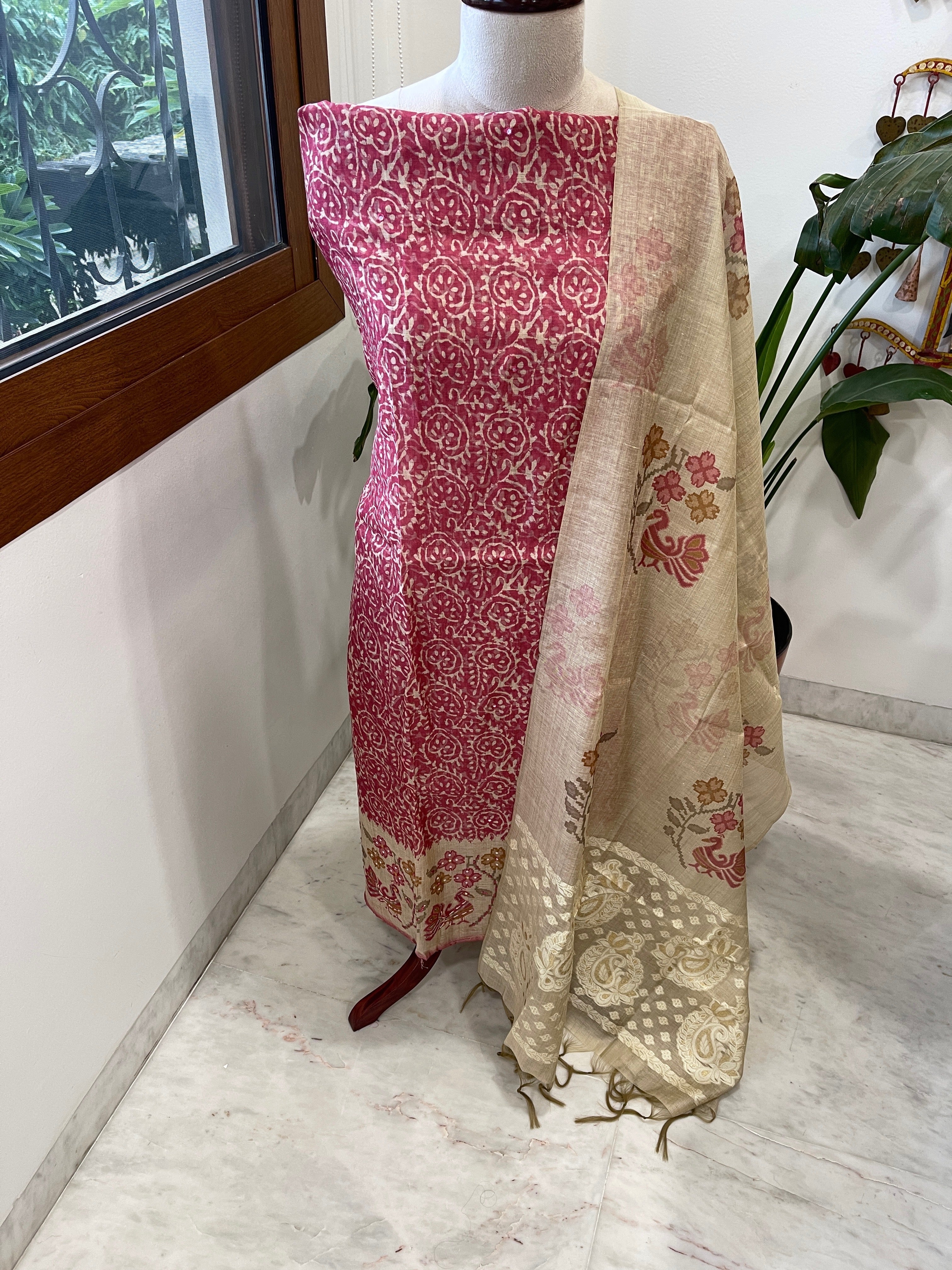 Maroonish Pink Suit Set with Block Print with Jamdani Dupatta in Chanderi - Masakalee