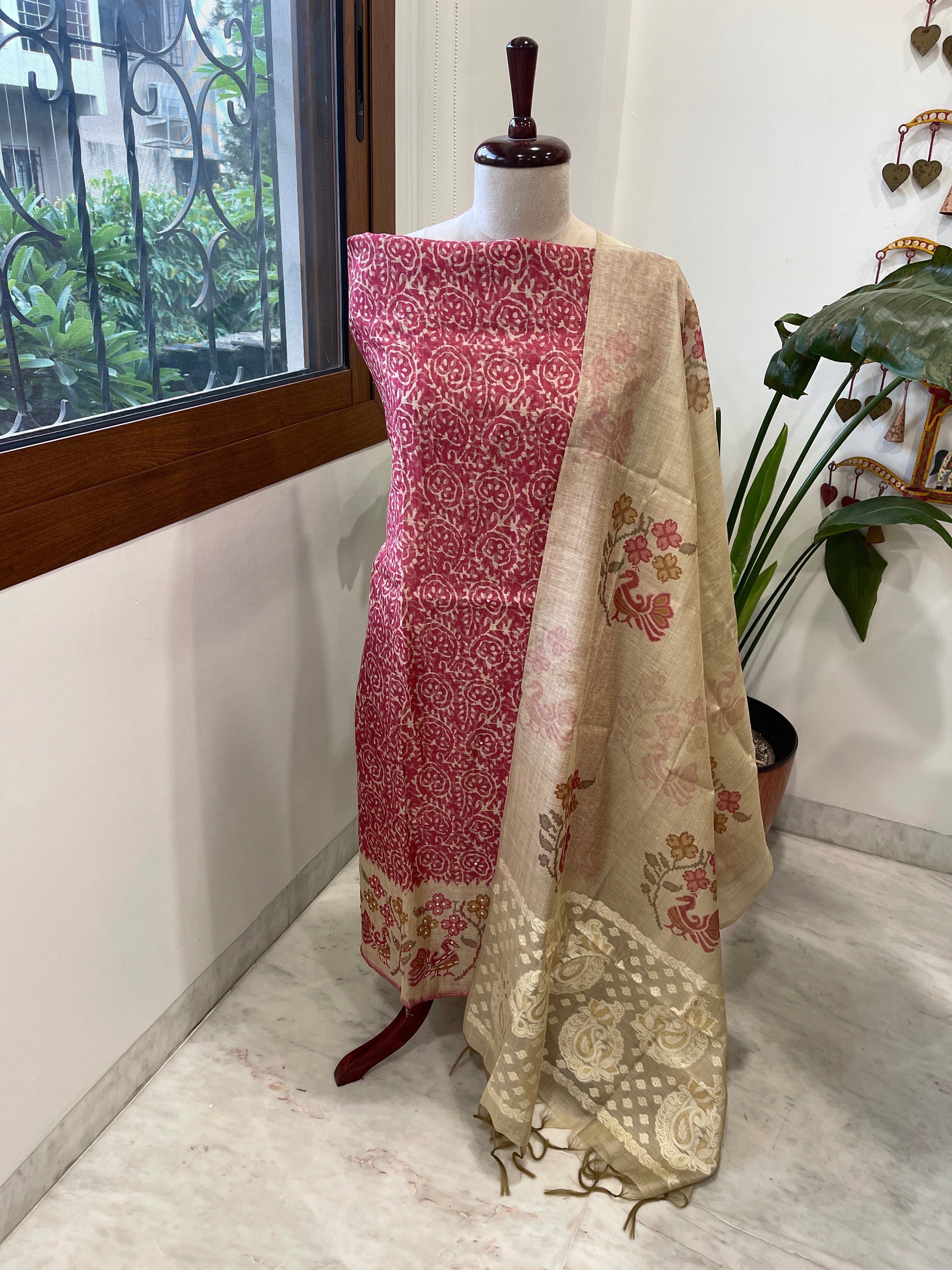 Maroonish Pink Suit Set with Block Print with Jamdani Dupatta in Chanderi - Masakalee