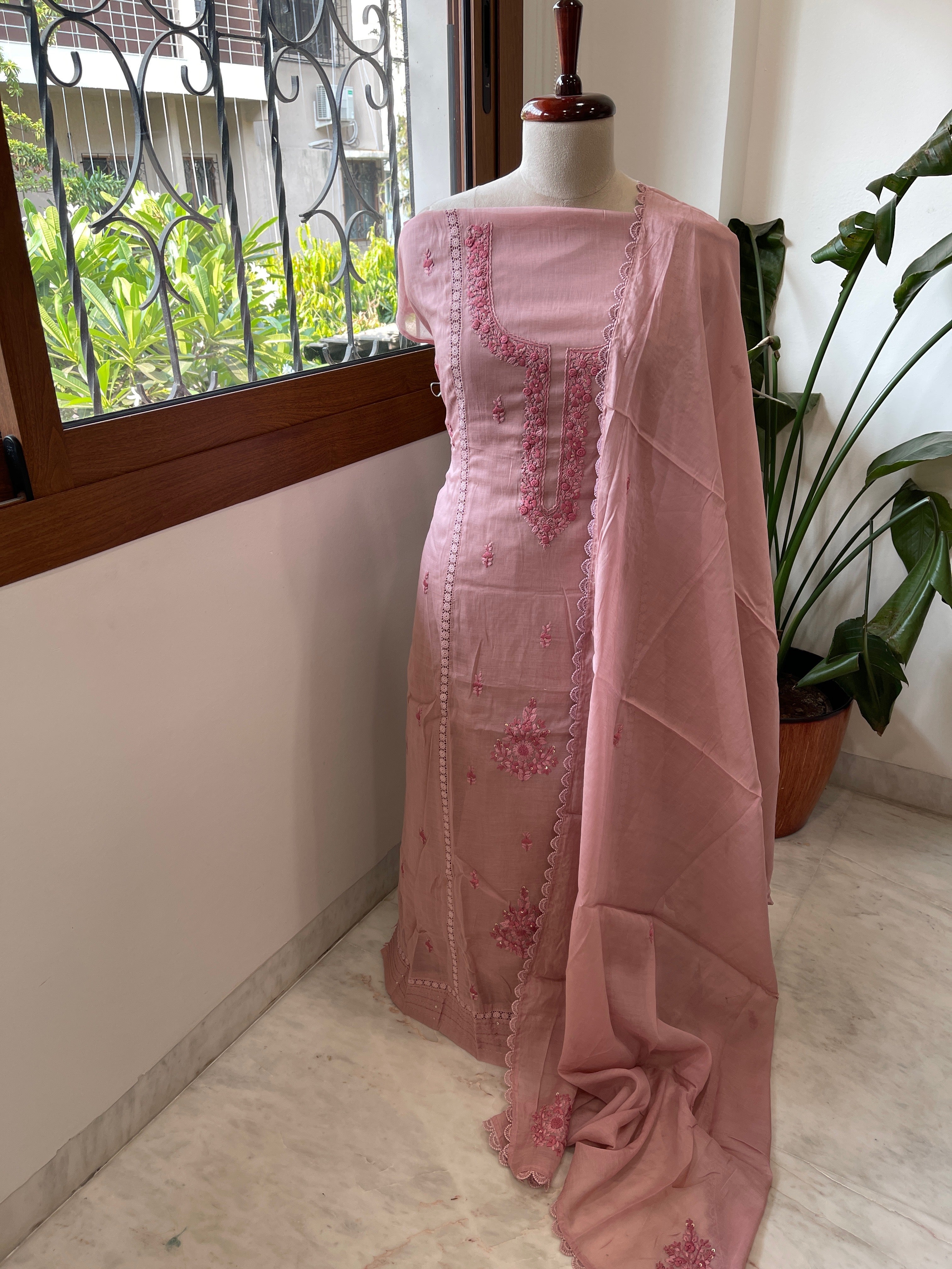 Mauve Suit Set with Sequin ad Knot handwork in Mul Chanderi - Masakalee