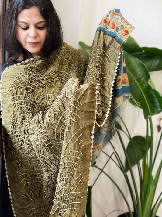 Mehendi Green Rai Bandhej Dupatta with Handpainted Kalamkari Pallu in Pure Muga Silk - Masakalee