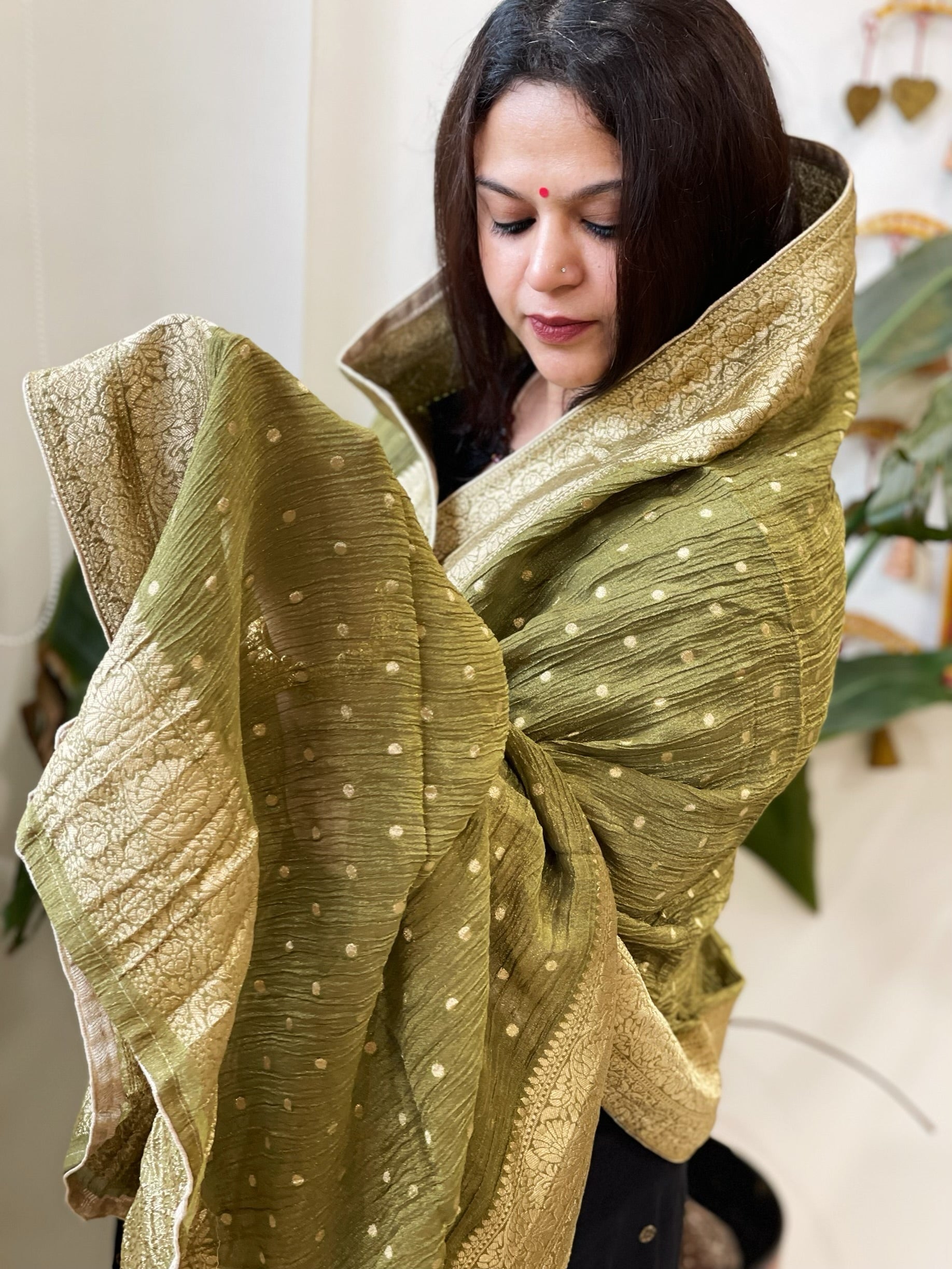 Mehendi Green Woven Banarasi Dupatta in Tissue - Masakalee