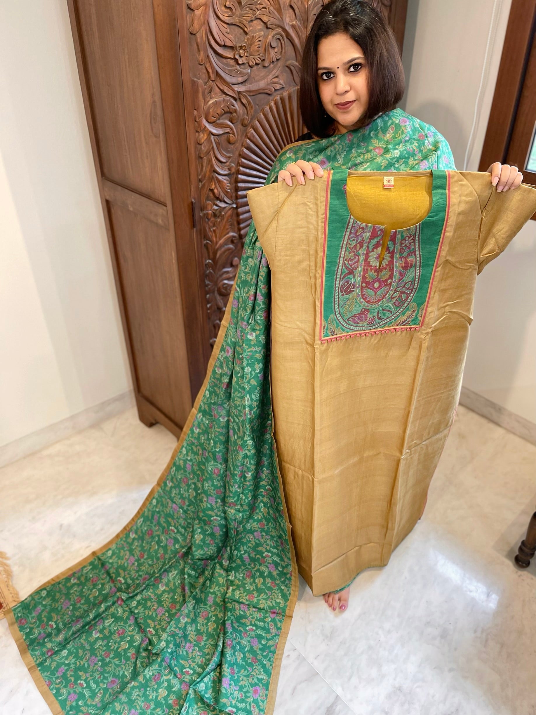 Mehendi Yellow Dupatta Set (Kurta+Dupatta) with Handblock Print in Pure Tussar Silk - Masakalee