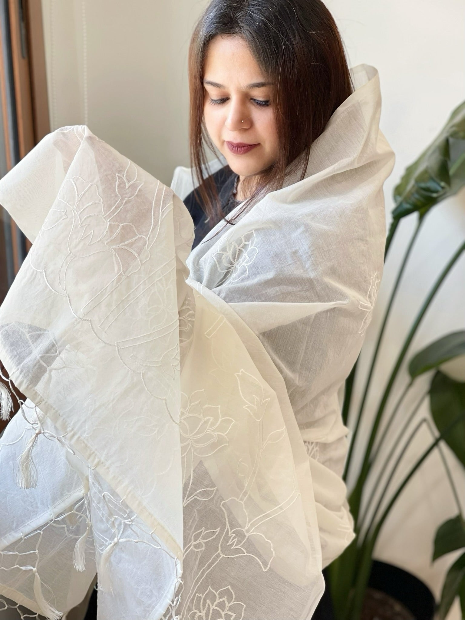 Mul Chanderi Dupatta with Thread Embroidery - Masakalee