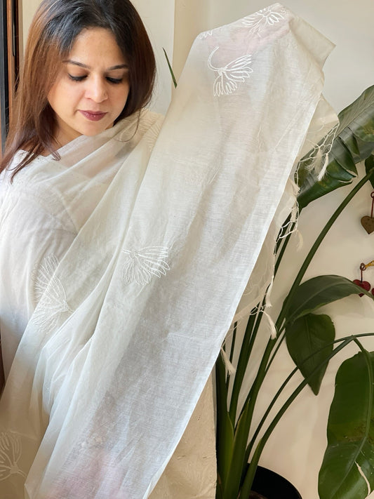 Mul Chanderi Dupatta with Thread Embroidery - Masakalee