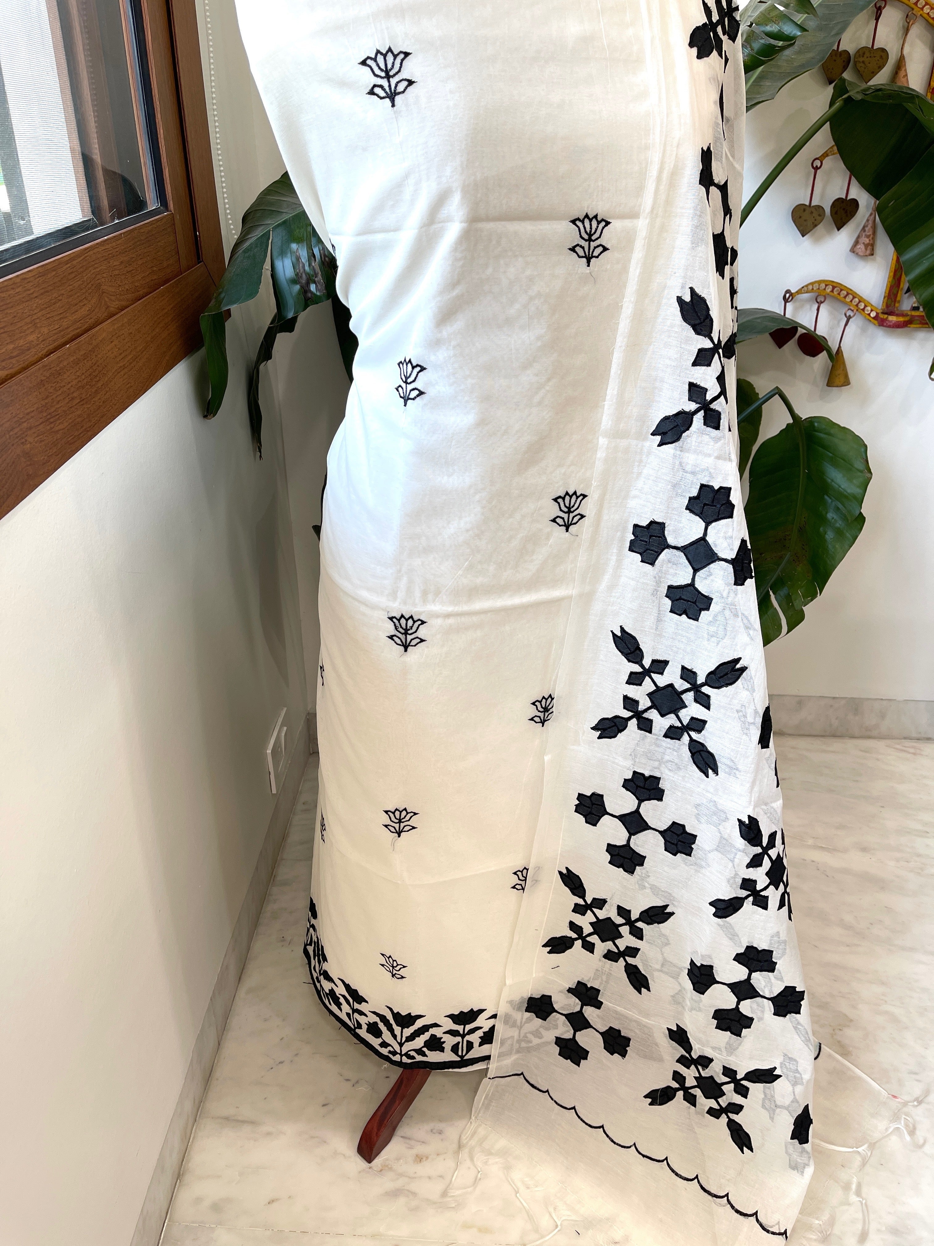 Off - White Applique Suit Set in Mul Chanderi - Masakalee