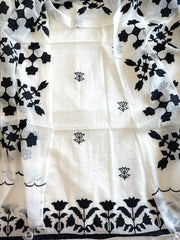 Off - White Applique Suit Set in Mul Chanderi - Masakalee