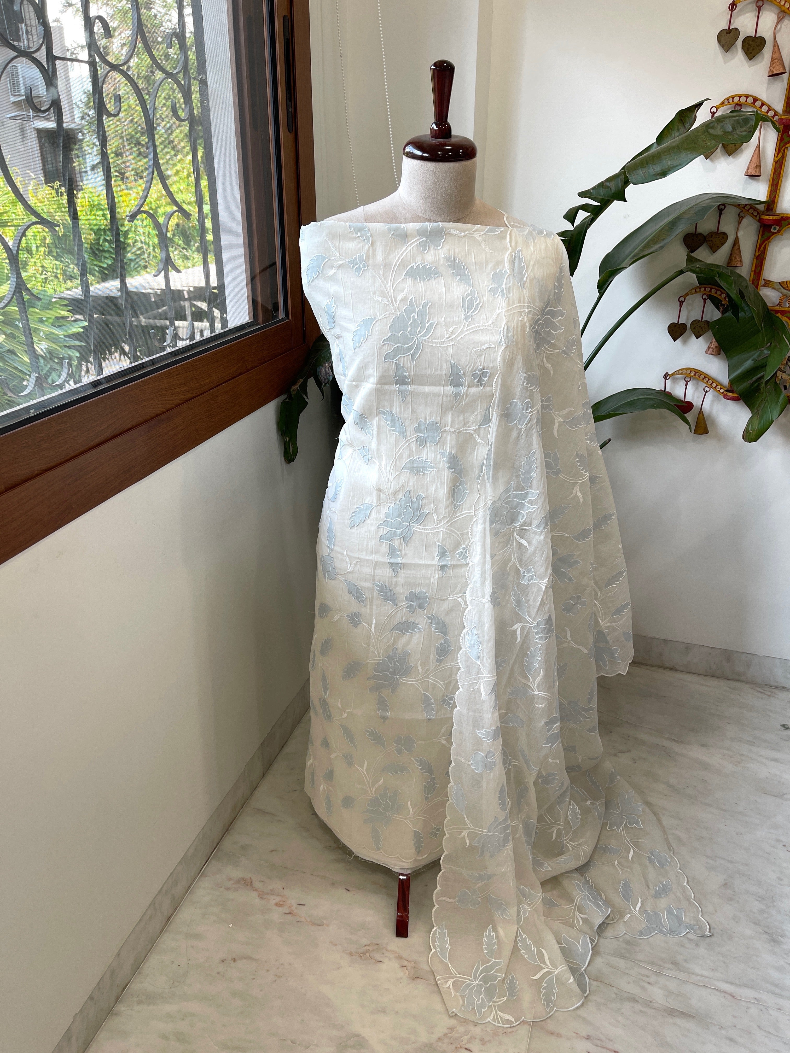Off white, Blue Applique Jaal Dupatta Suit Set in Chanderi - Masakalee