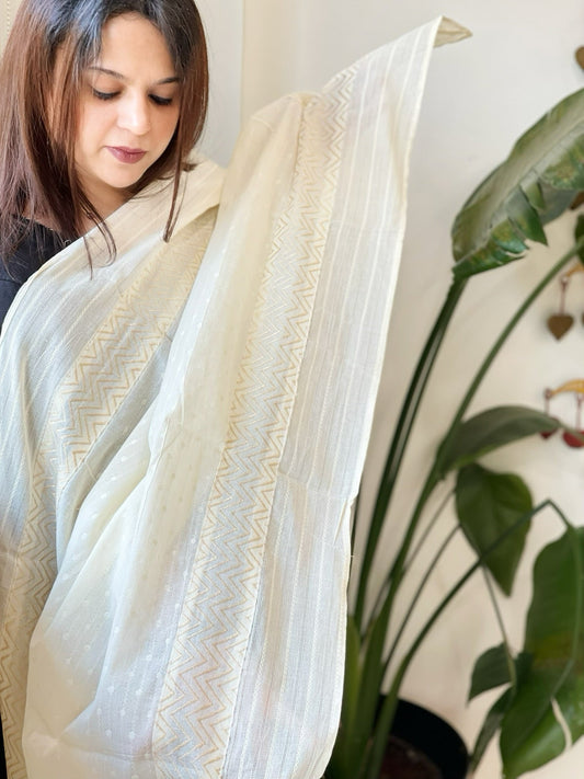 Off - White Cotton Dupatta with Self Weaving - Masakalee