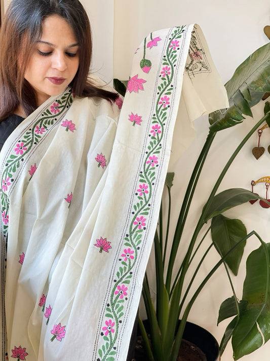 Off - White Handmade Kantha Dupatta in Pure Cotton - Masakalee