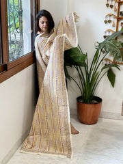 Off-White Handmade Kantha Dupatta in Silk - Masakalee