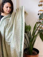 Off-White Handmade Kantha Dupatta in Silk - Masakalee