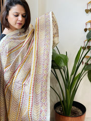 Off-White Handmade Kantha Dupatta in Silk - Masakalee