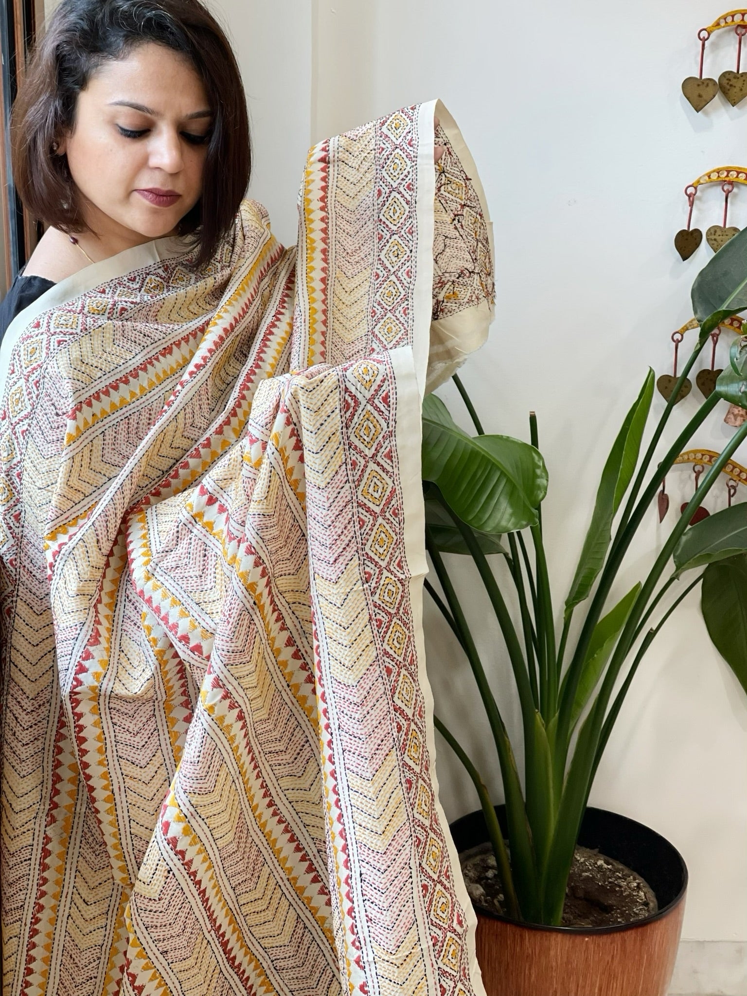 Off-White Handmade Kantha Dupatta in Silk - Masakalee
