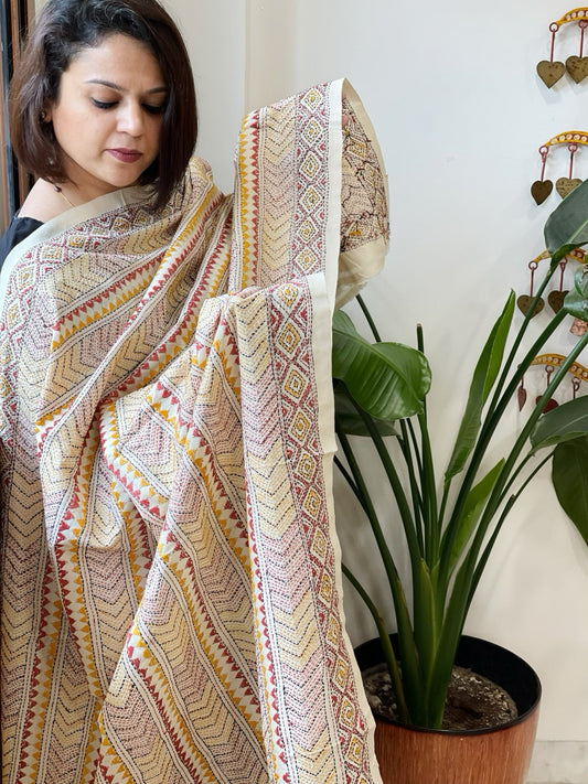 Off-White Handmade Kantha Dupatta in Silk - Masakalee