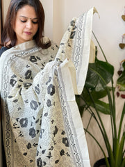 Off - White Handmade Kantha Dupatta in Silk - Masakalee