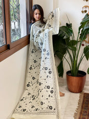 Off - White Handmade Kantha Dupatta in Silk - Masakalee