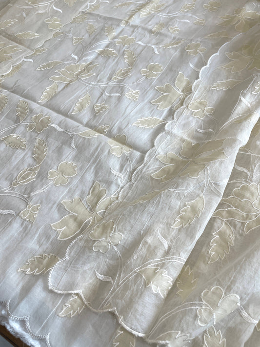 Off white, Pale yellow Applique Jaal Dupatta Suit Set in Chanderi - Masakalee
