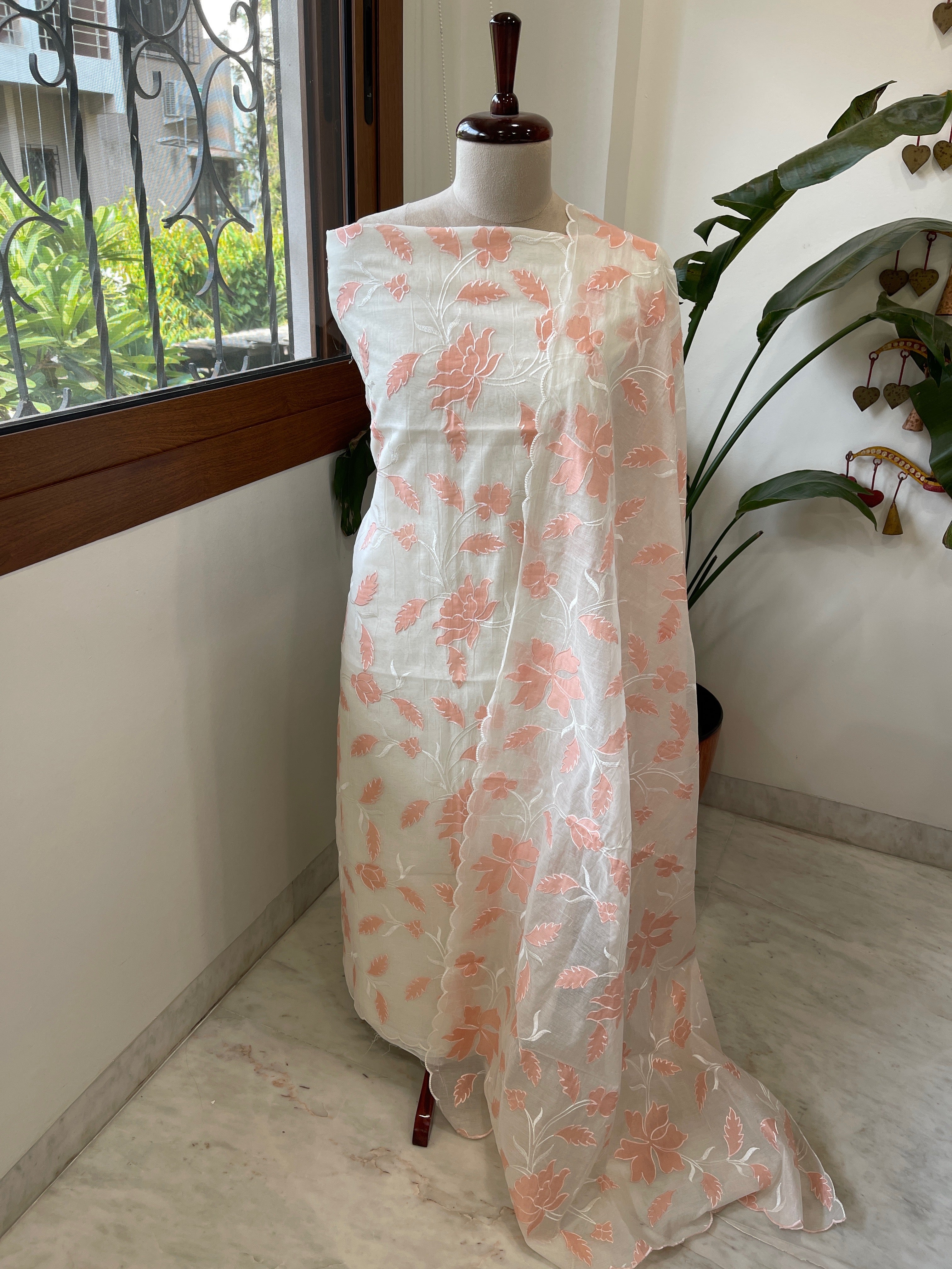 ⁠Off white, Peach Applique Jaal Dupatta Suit Set in Chanderi - Masakalee